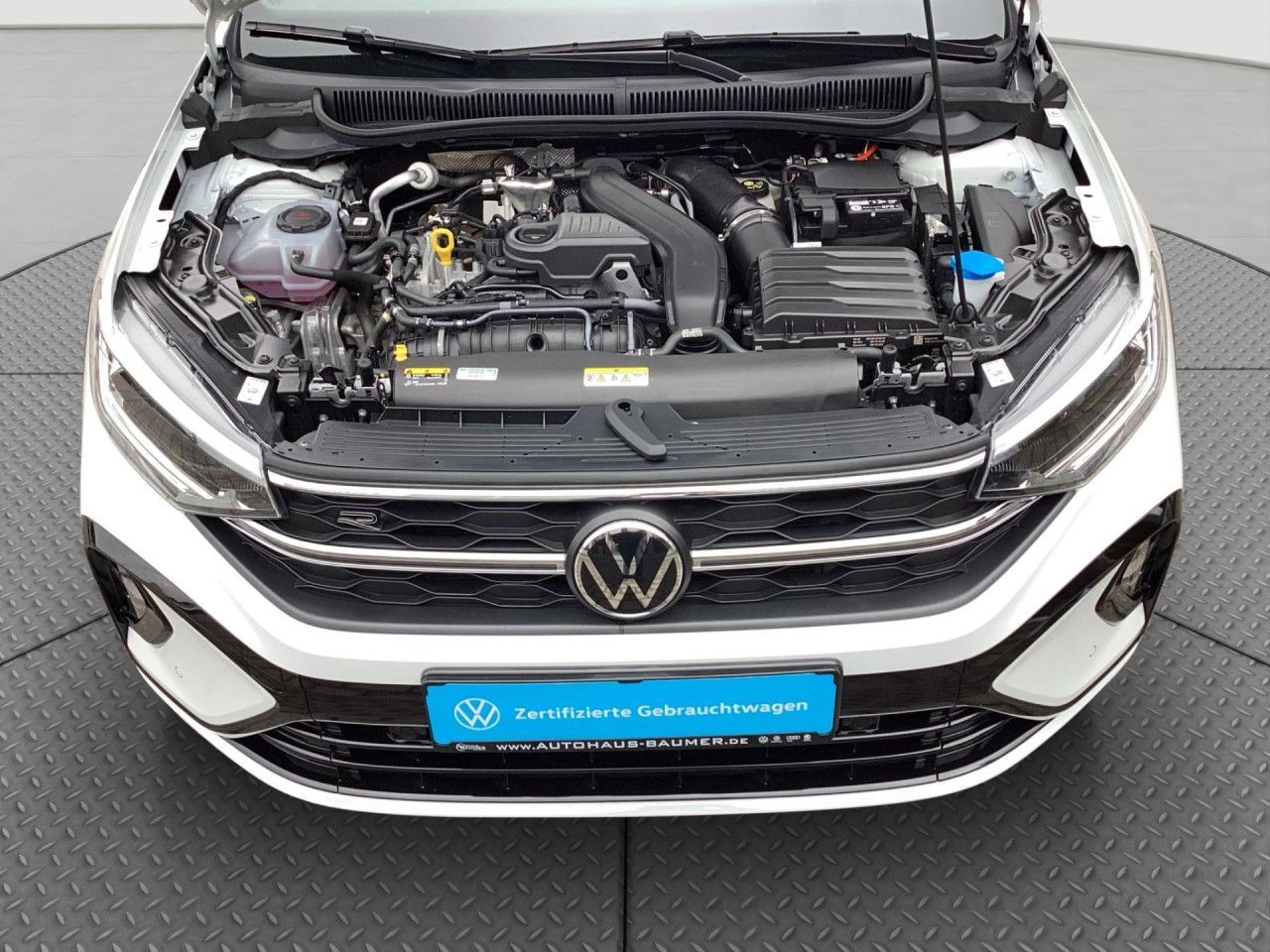 Fahrzeugabbildung Volkswagen Taigo R-line 1.5 TSI DSG Kamera AHK Black-Roof