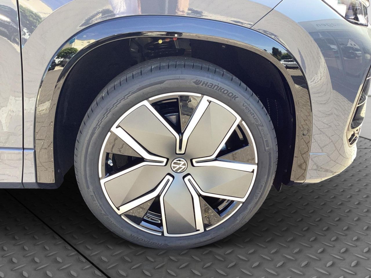 Fahrzeugabbildung Volkswagen Tayron R-Line 2.0 l TDI SCR 4MOTION 142 kW (193