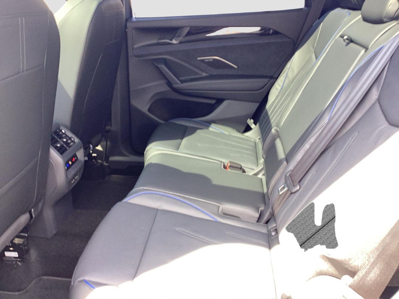 Fahrzeugabbildung Volkswagen Tayron R-Line 2.0 l TDI SCR 4MOTION 142 kW (193