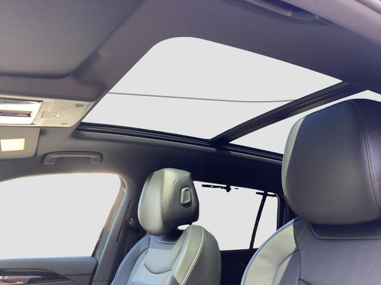 Fahrzeugabbildung Volkswagen Tayron R-Line 2.0 l TDI SCR 4MOTION 142 kW (193