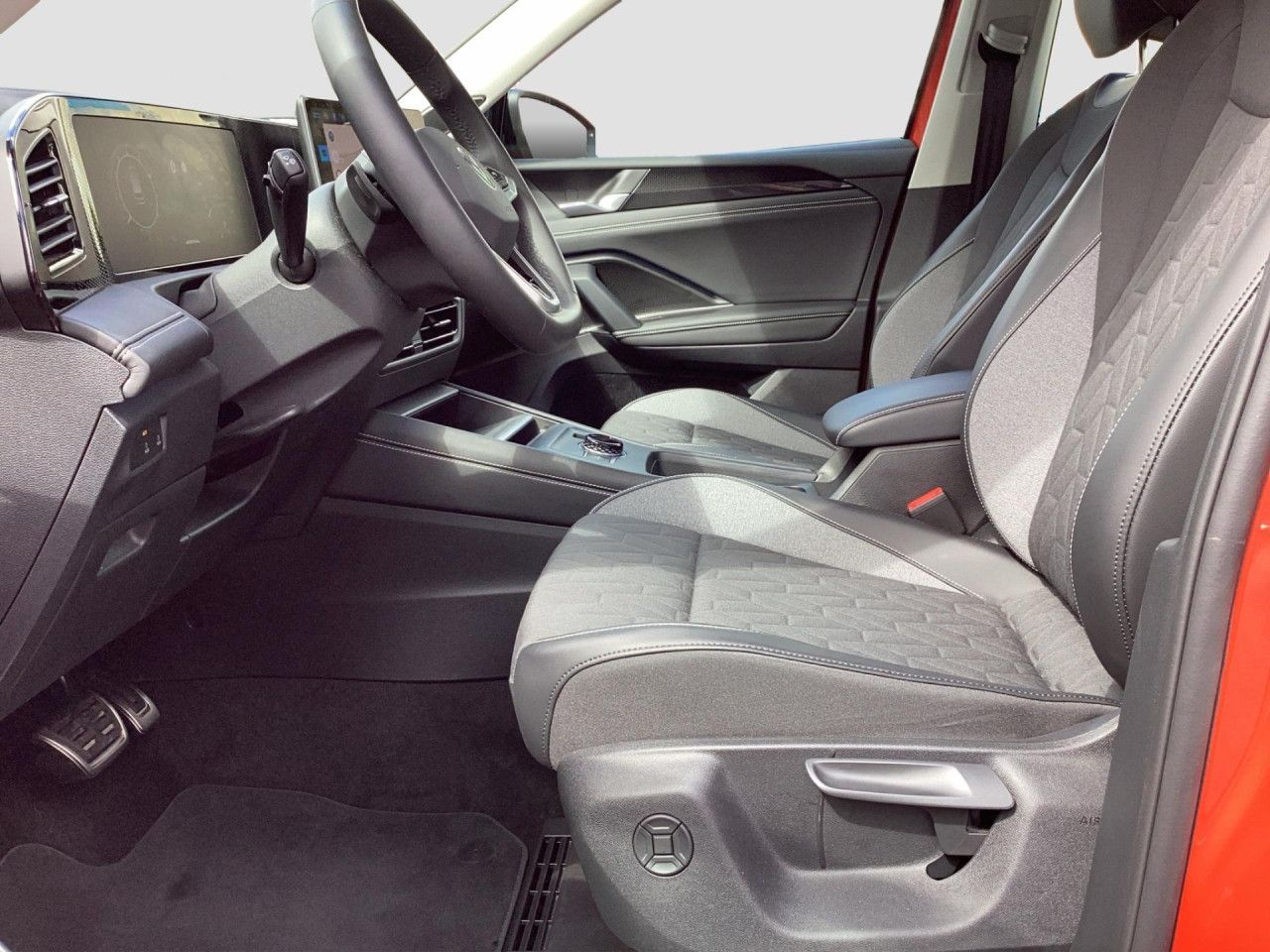 Fahrzeugabbildung Volkswagen Tiguan GOAL 1.5 eTSI DSG AHK Navi LED ACC Kamera