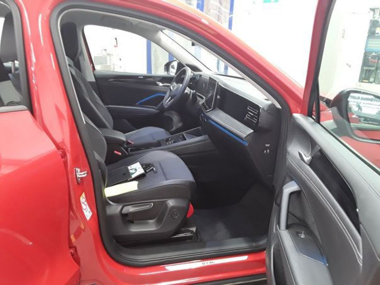 Fahrzeugabbildung Volkswagen Tiguan GOAL 1.5 eTSI DSG AHK Navi LED ACC Kamera