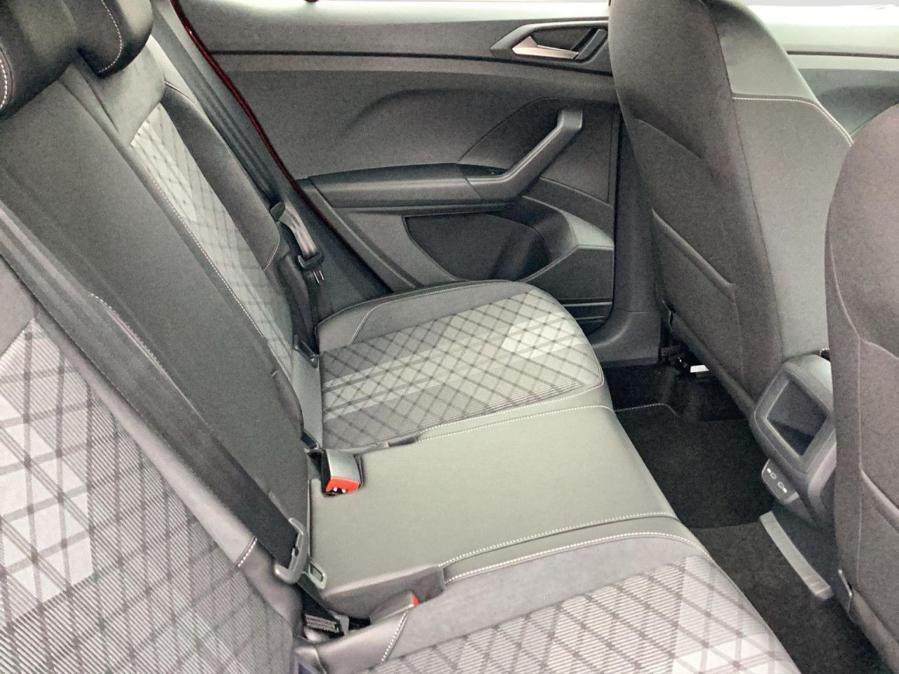 Fahrzeugabbildung Volkswagen T-Cross R-Line 1.5 l TSI ACT OPF 110 kW (150 PS)