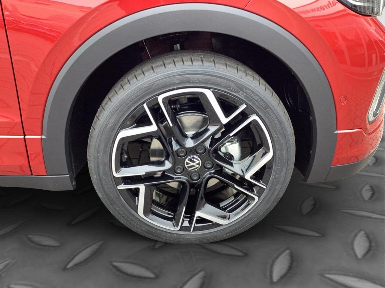 Fahrzeugabbildung Volkswagen T-Cross R-Line 1.5 TSI DSG AHK LED Navi Kamera