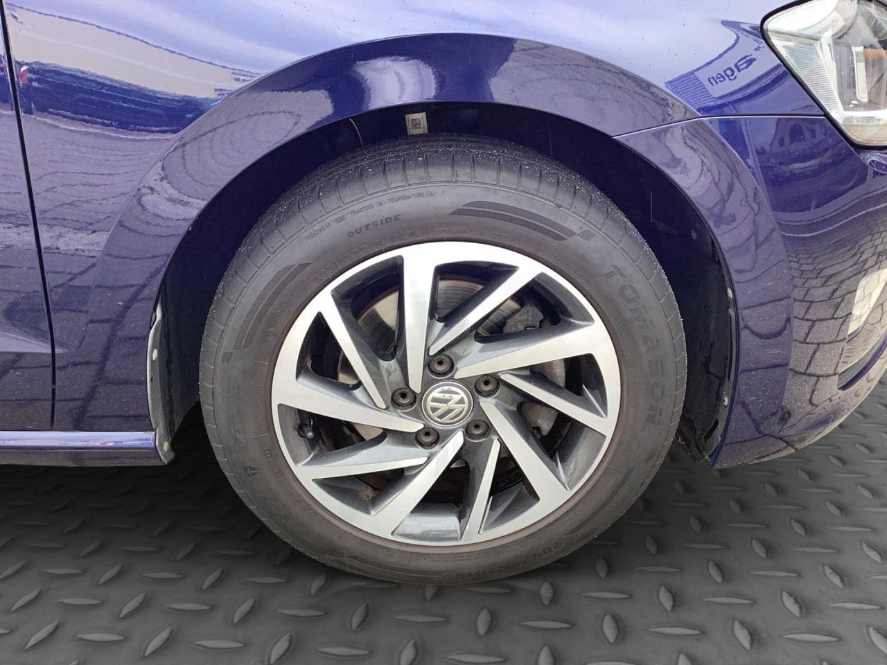 Fahrzeugabbildung Volkswagen Golf VII Sportsvan 1.4 TSI DSG Navi SHZ PDC