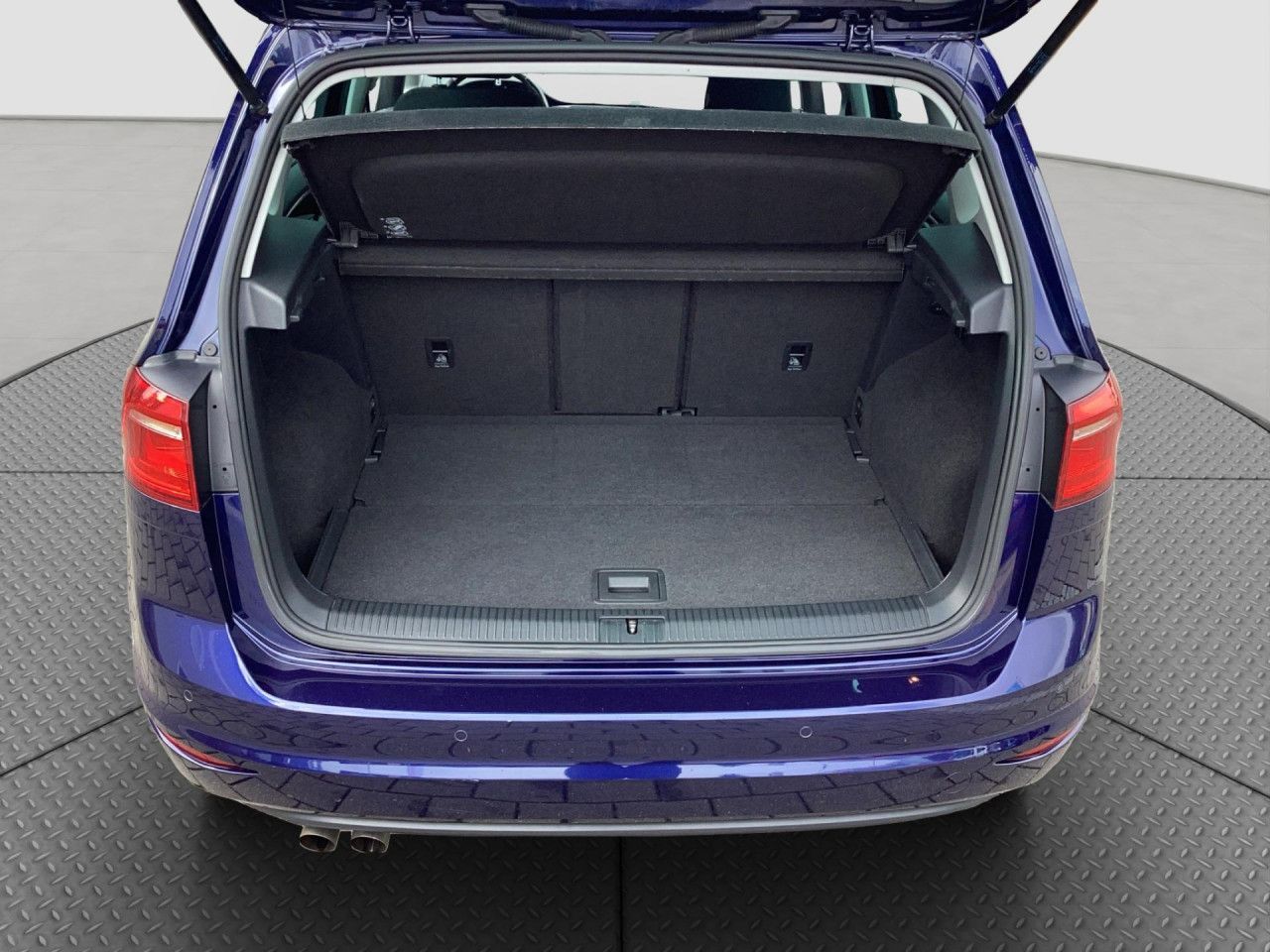 Fahrzeugabbildung Volkswagen Golf VII Sportsvan 1.4 TSI DSG Navi SHZ PDC