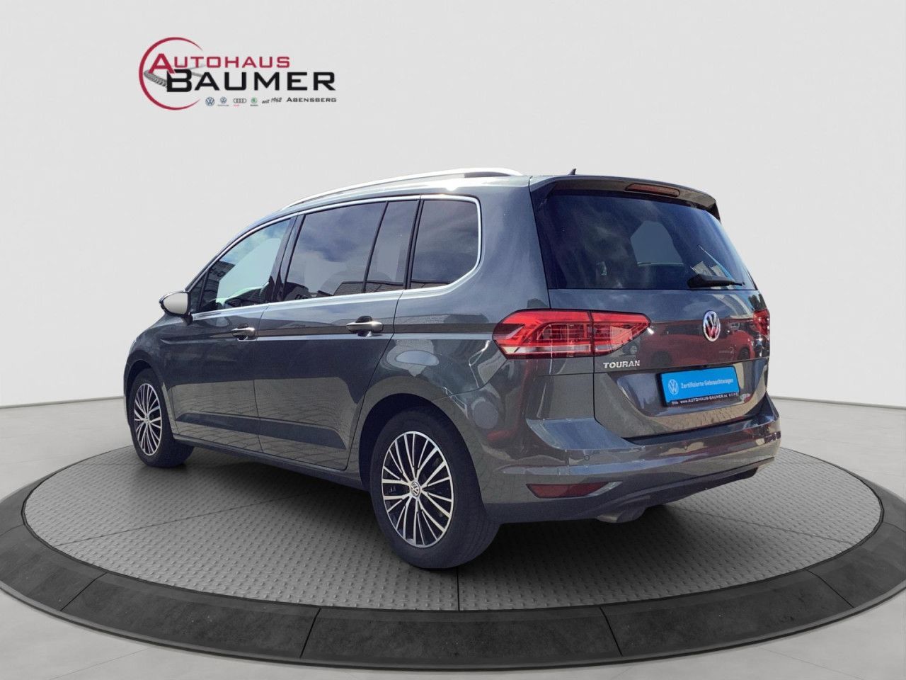 Fahrzeugabbildung Volkswagen Touran Highline 2.0 TDI DSG 7-Sitze Navi AHK LED
