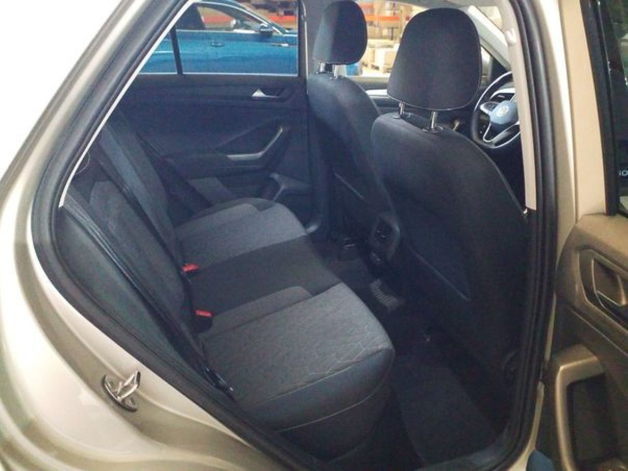 Fahrzeugabbildung Volkswagen T-Roc 1.5 TSI Move 1.5 TSI DSG Navi LED Kamera