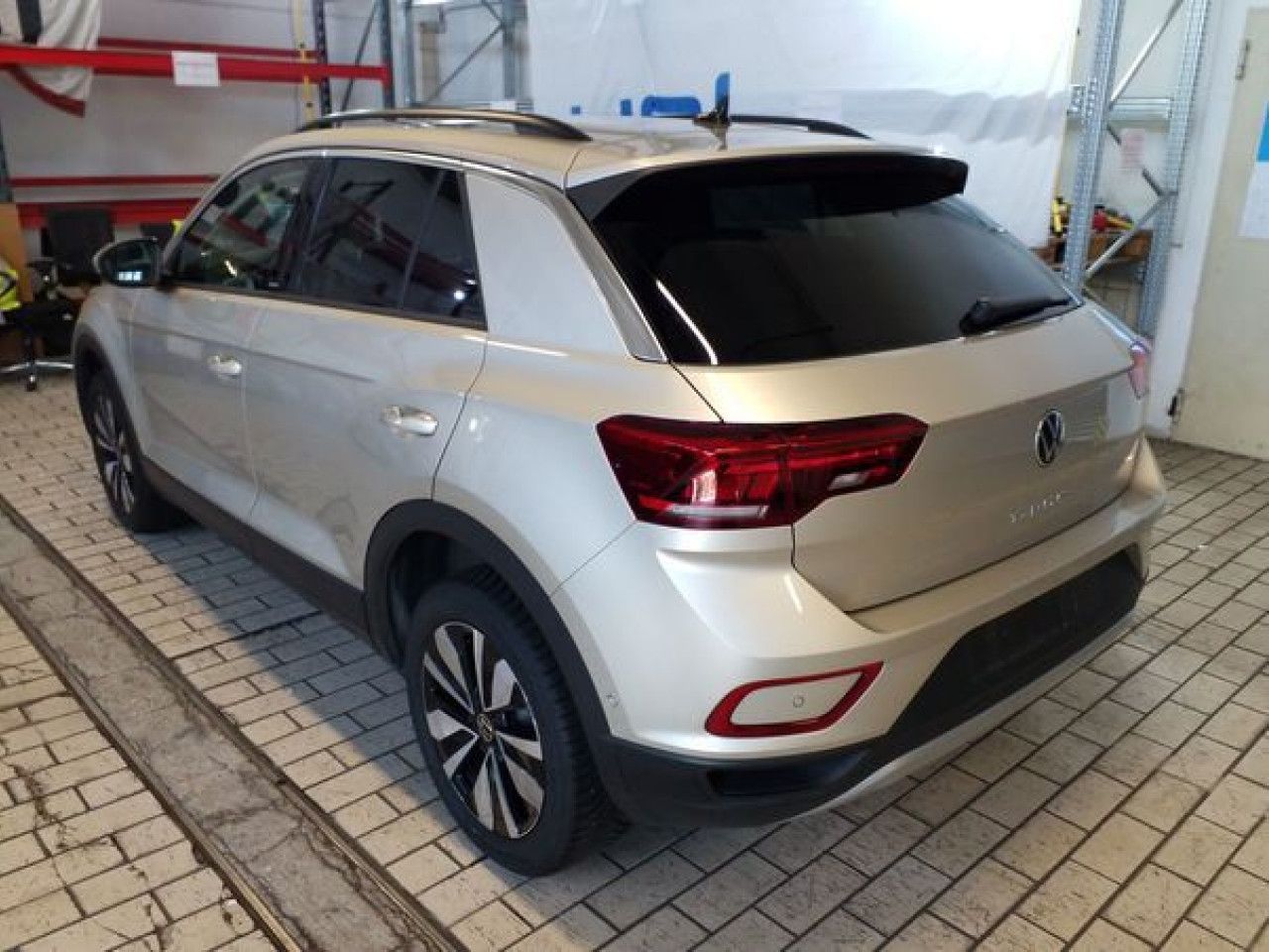 Fahrzeugabbildung Volkswagen T-Roc 1.5 TSI Move 1.5 TSI DSG Navi LED Kamera