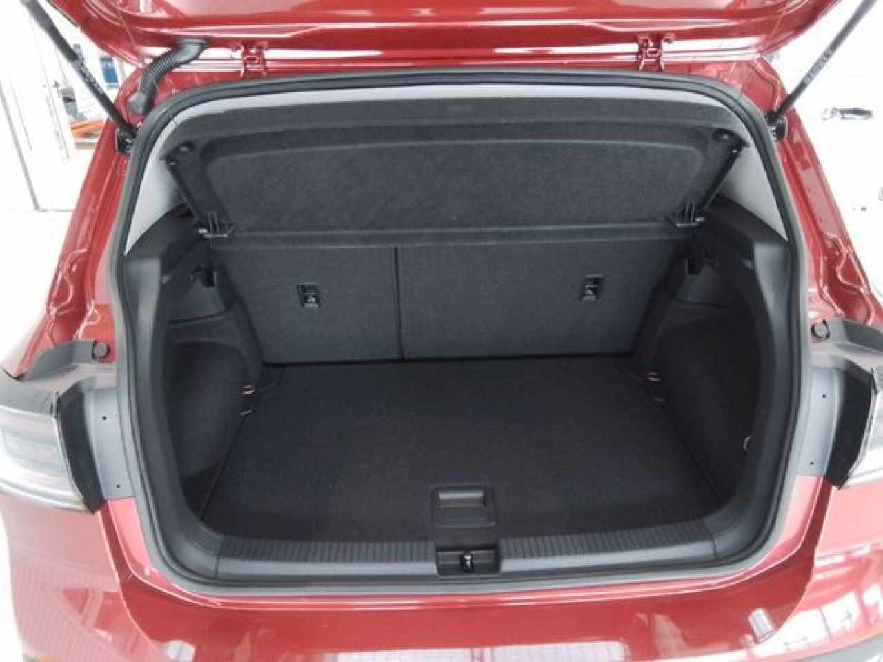 Fahrzeugabbildung Volkswagen T-Cross 1.0 TSI DSG Life Kamera Navi LED ACC SHZ