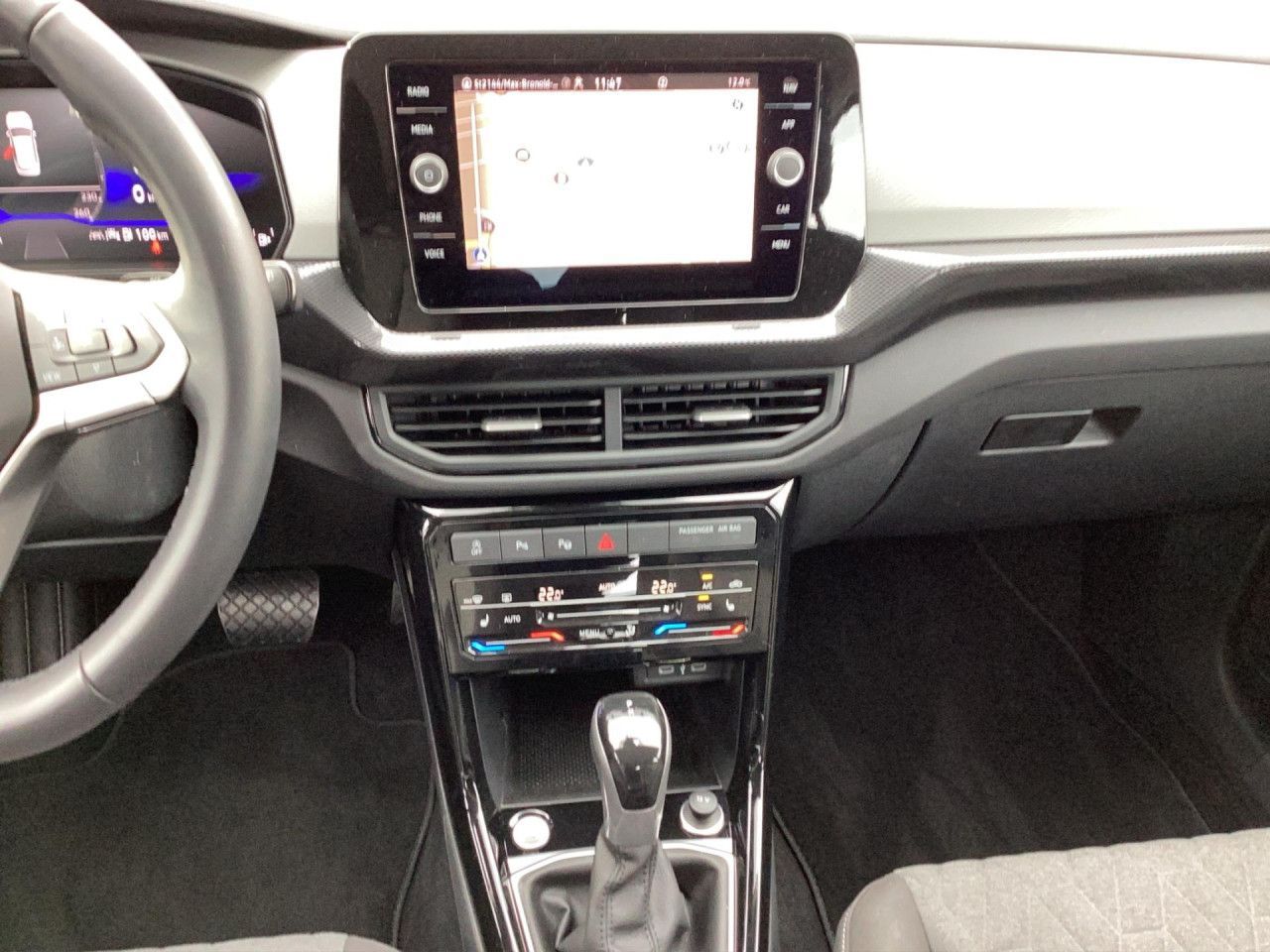 Fahrzeugabbildung Volkswagen T-Cross Life 1.0 TSI DSG Kamera Navi LED ACC
