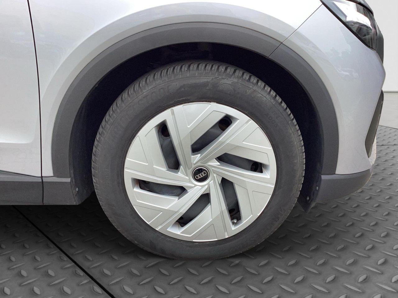 Fahrzeugabbildung Audi Q4 e-tron basis 82kWh Pano LED Navi SHZ PDC