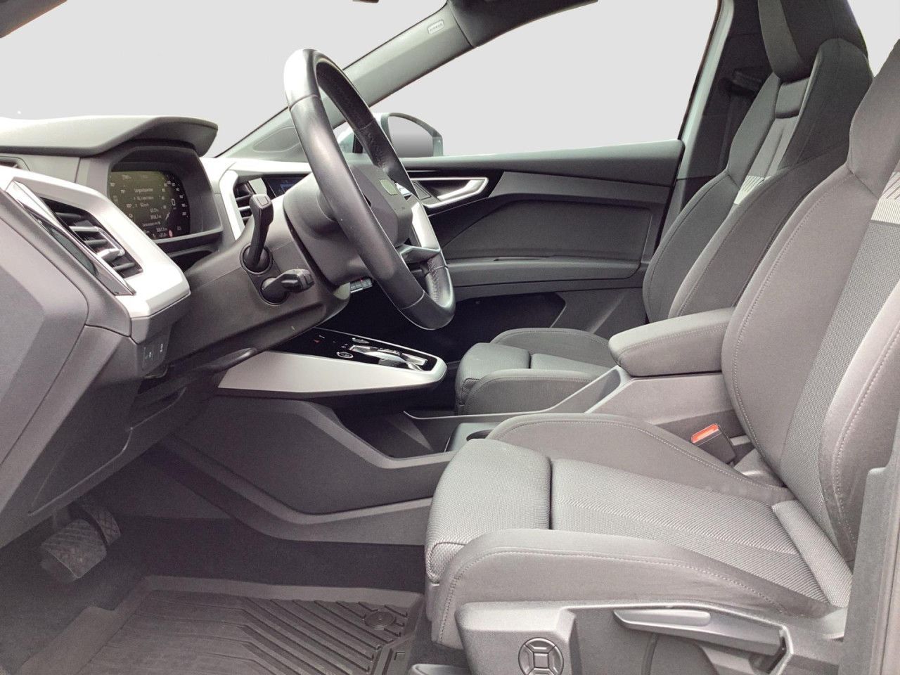 Fahrzeugabbildung Audi Q4 e-tron basis 82kWh Pano LED Navi SHZ PDC