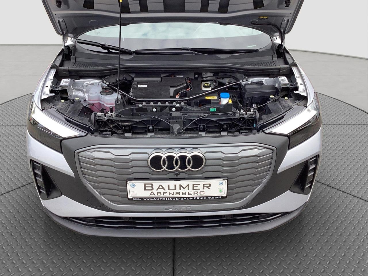 Fahrzeugabbildung Audi Q4 e-tron basis 82kWh Pano LED Navi SHZ PDC
