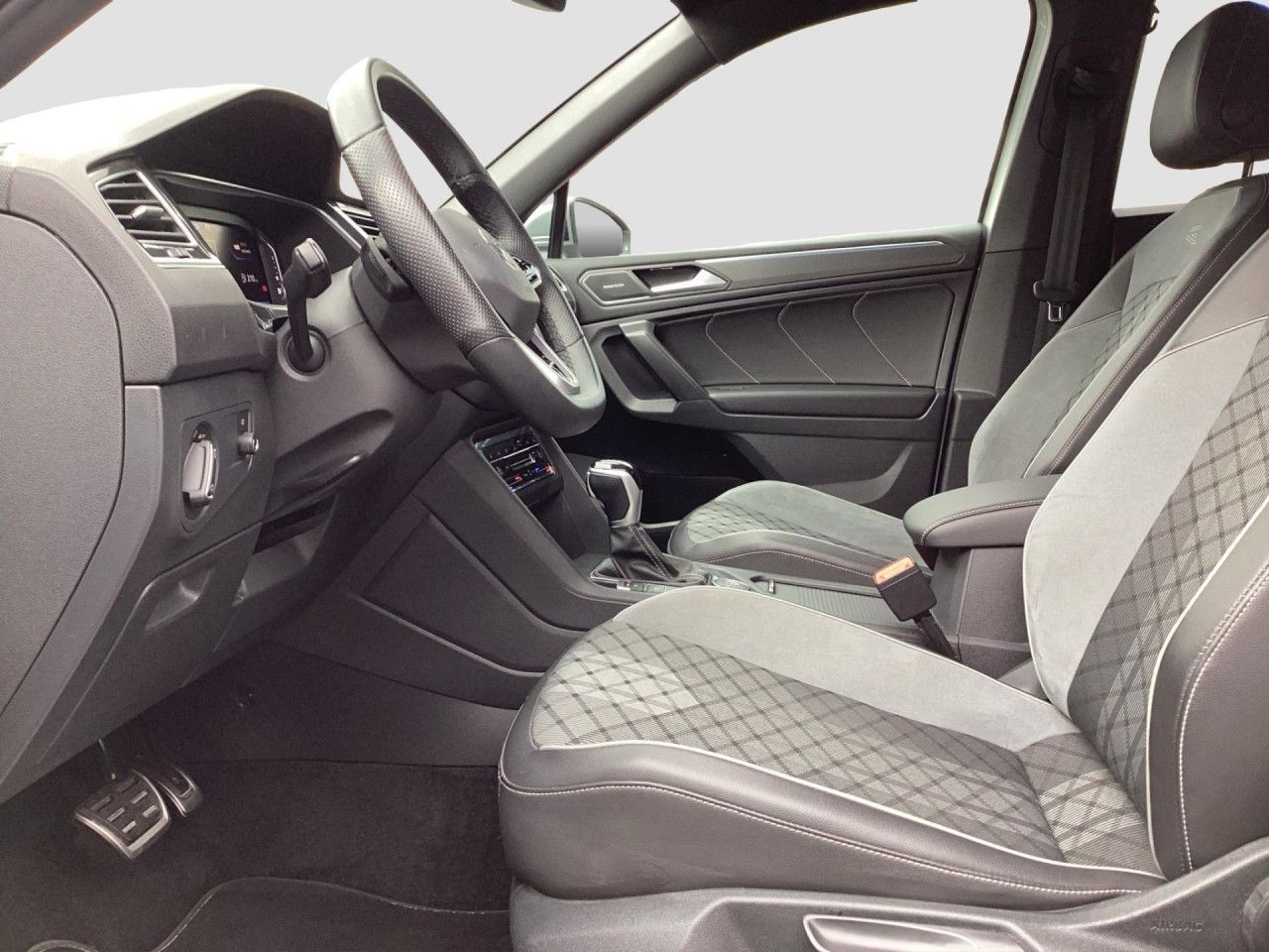 Fahrzeugabbildung Volkswagen Tiguan Allspace 2.0 TDI R-Line 4Motion DSG AHK