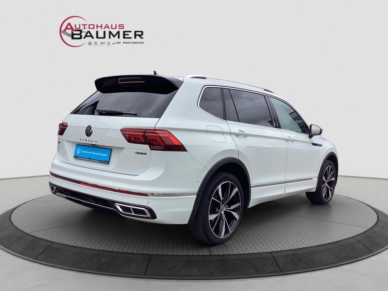 Fahrzeugabbildung Volkswagen Tiguan Allspace 2.0 TDI R-Line 4Motion DSG AHK
