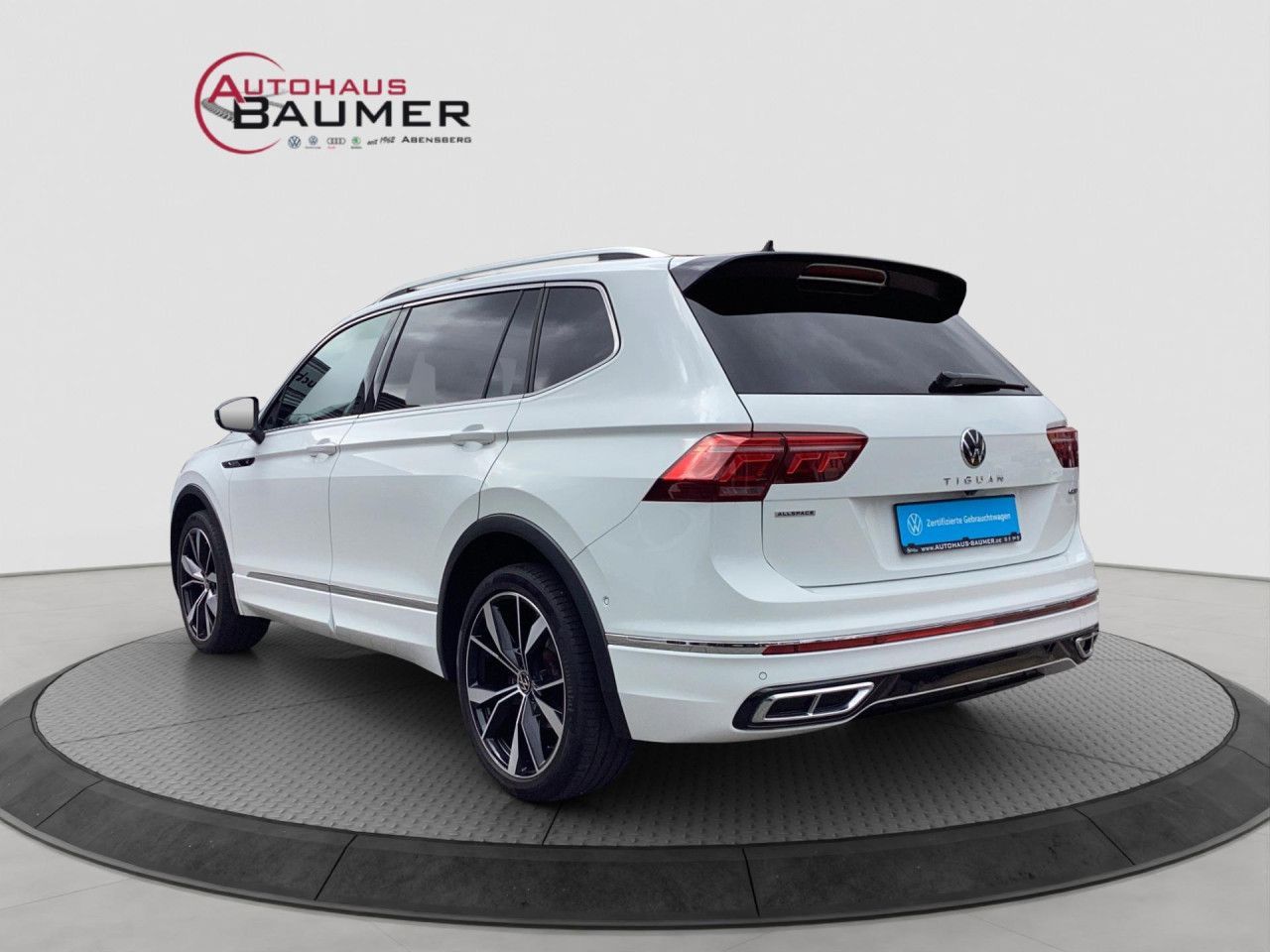 Fahrzeugabbildung Volkswagen Tiguan Allspace 2.0 TDI R-Line 4Motion DSG AHK