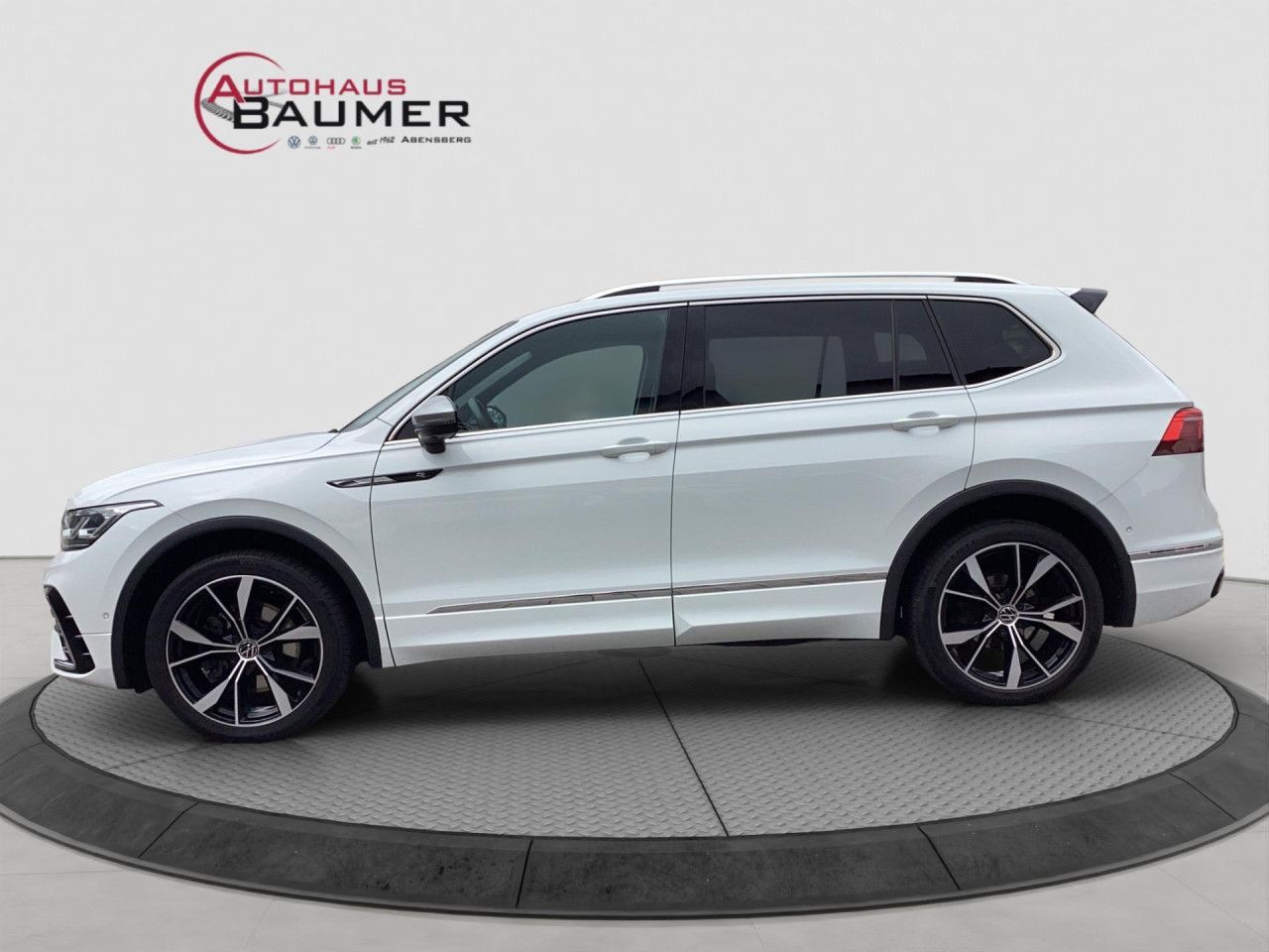 Fahrzeugabbildung Volkswagen Tiguan Allspace 2.0 TDI R-Line 4Motion DSG AHK
