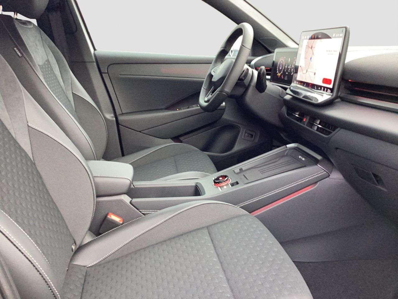 Fahrzeugabbildung Volkswagen T-Roc R-Line 1.5 l eTSI OPF 110 kW (150 PS) LED