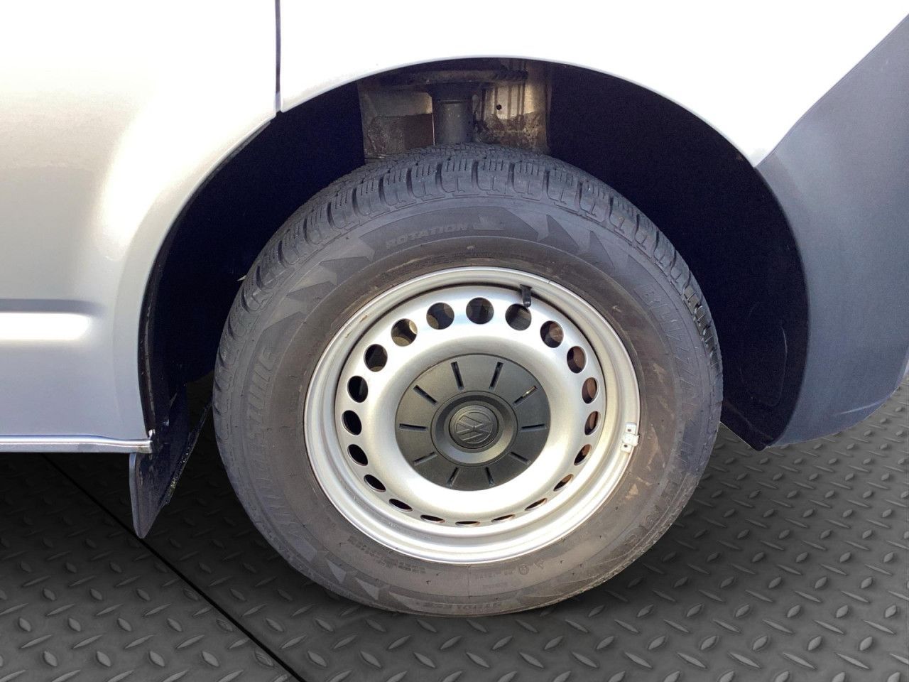 Fahrzeugabbildung Volkswagen T6.1 Caravelle Trendline 2.0 TDI DSG Climatronic