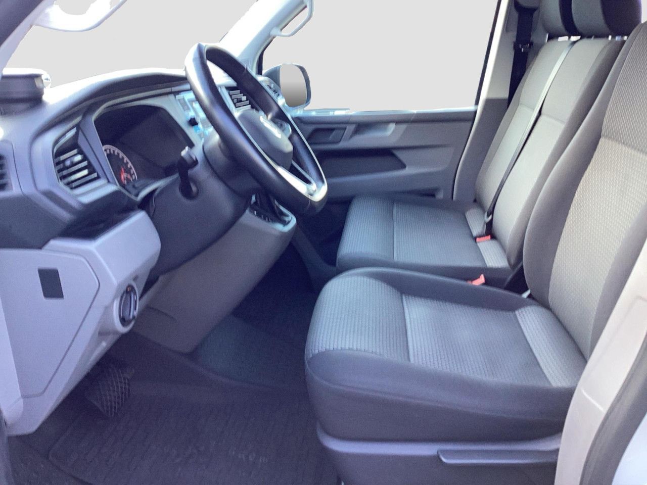 Fahrzeugabbildung Volkswagen T6.1 Caravelle Trendline 2.0 TDI DSG Climatronic
