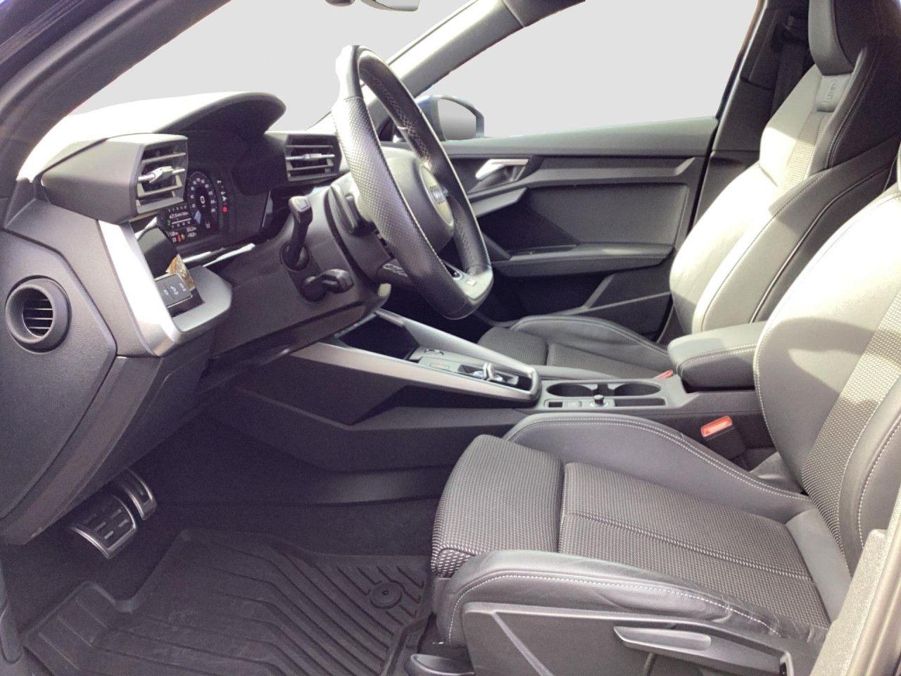 Fahrzeugabbildung Audi A3 45 1.4 TFSI e Sportback S line LED Navi SHZ