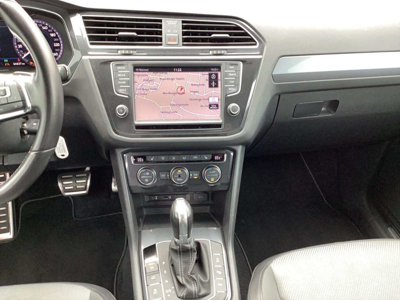 Fahrzeugabbildung Volkswagen Tiguan Highline 2.0 TSI 4Motion DSG LED AHK Navi