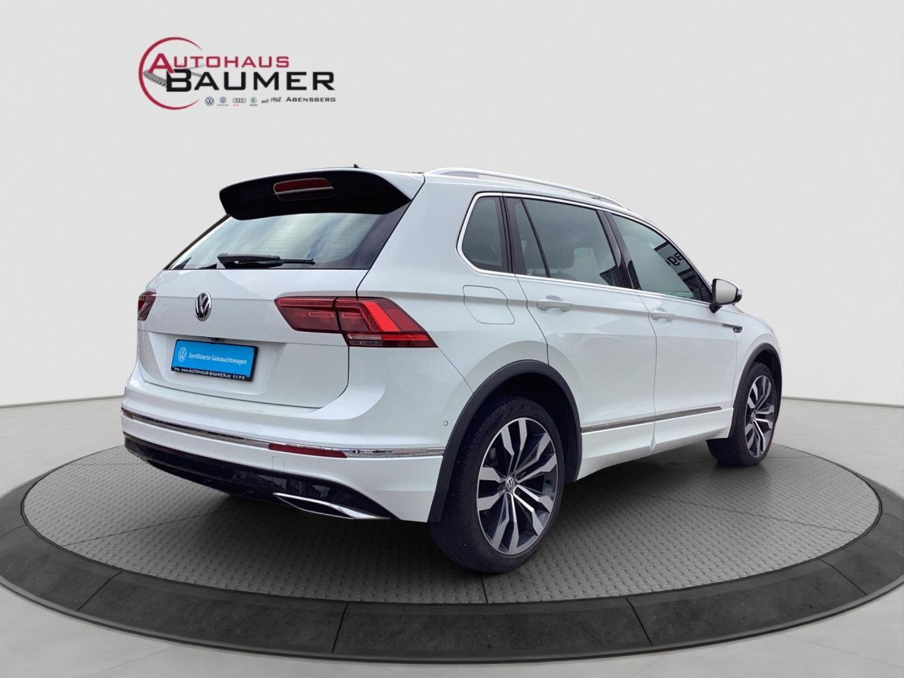 Fahrzeugabbildung Volkswagen Tiguan Highline 2.0 TSI 4Motion DSG LED AHK Navi