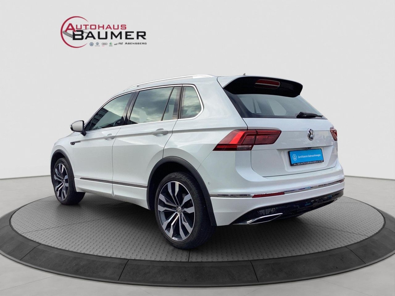 Fahrzeugabbildung Volkswagen Tiguan Highline 2.0 TSI 4Motion DSG LED AHK Navi