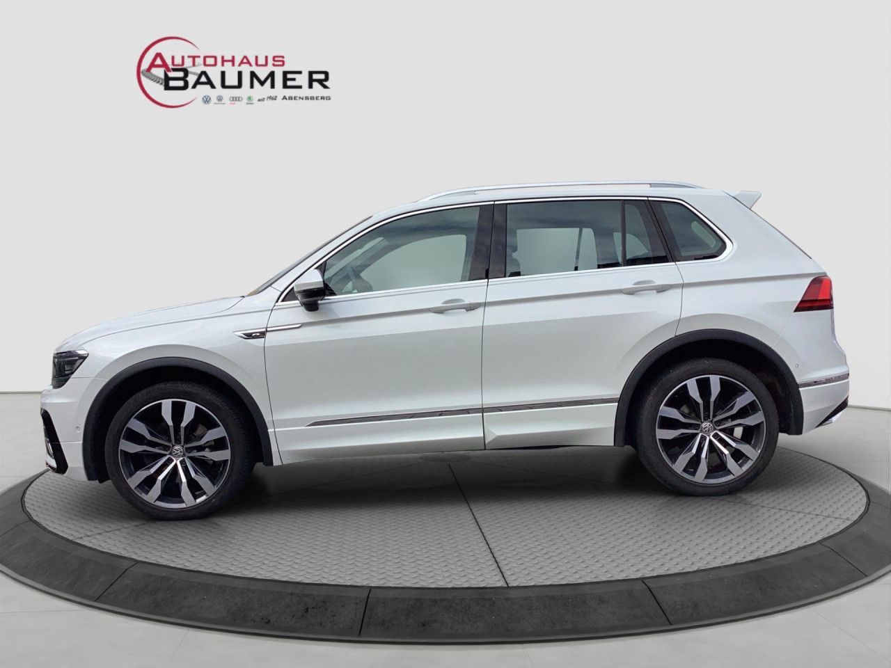 Fahrzeugabbildung Volkswagen Tiguan Highline 2.0 TSI 4Motion DSG LED AHK Navi