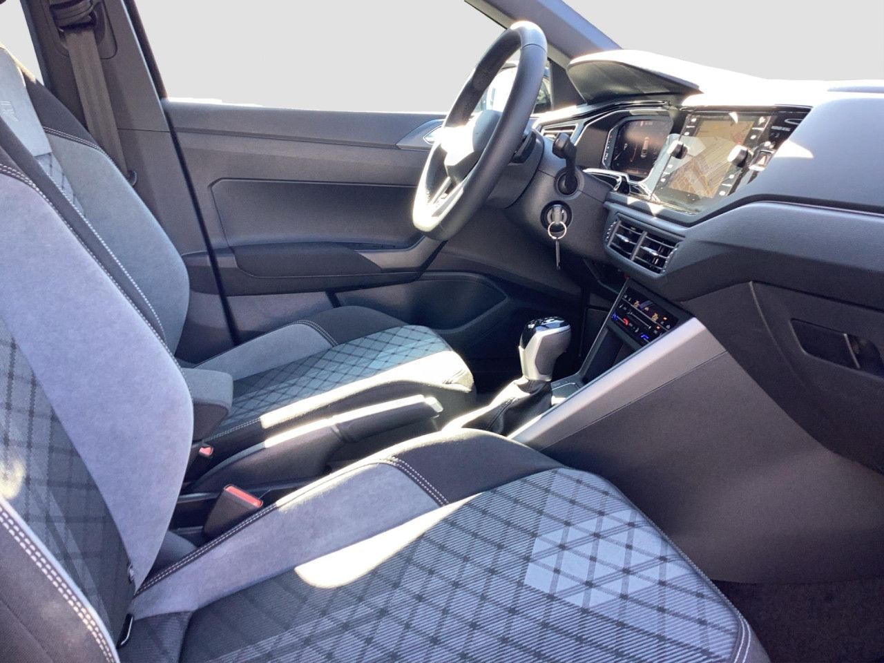 Fahrzeugabbildung Volkswagen Taigo R-Line 1.5 TSI DSG Navi LED Kamera Klima