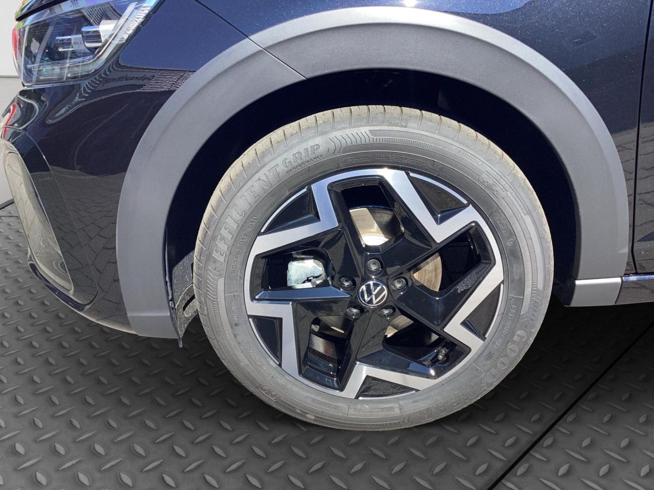 Fahrzeugabbildung Volkswagen Taigo R-Line 1.5 TSI DSG Navi LED Kamera Klima