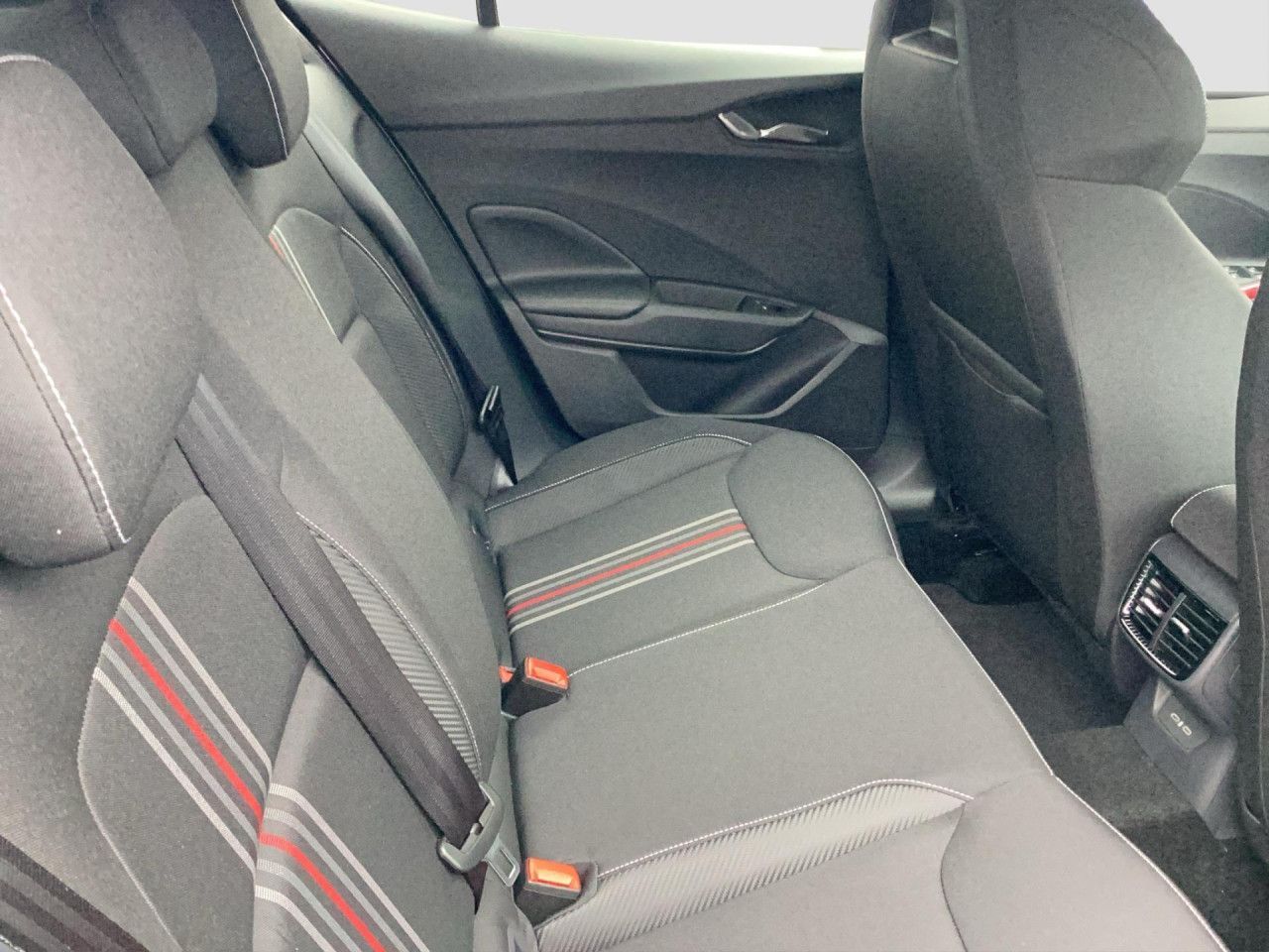 Fahrzeugabbildung SKODA Fabia 1.0 TSI DSG Monte Carlo Color Concept LED