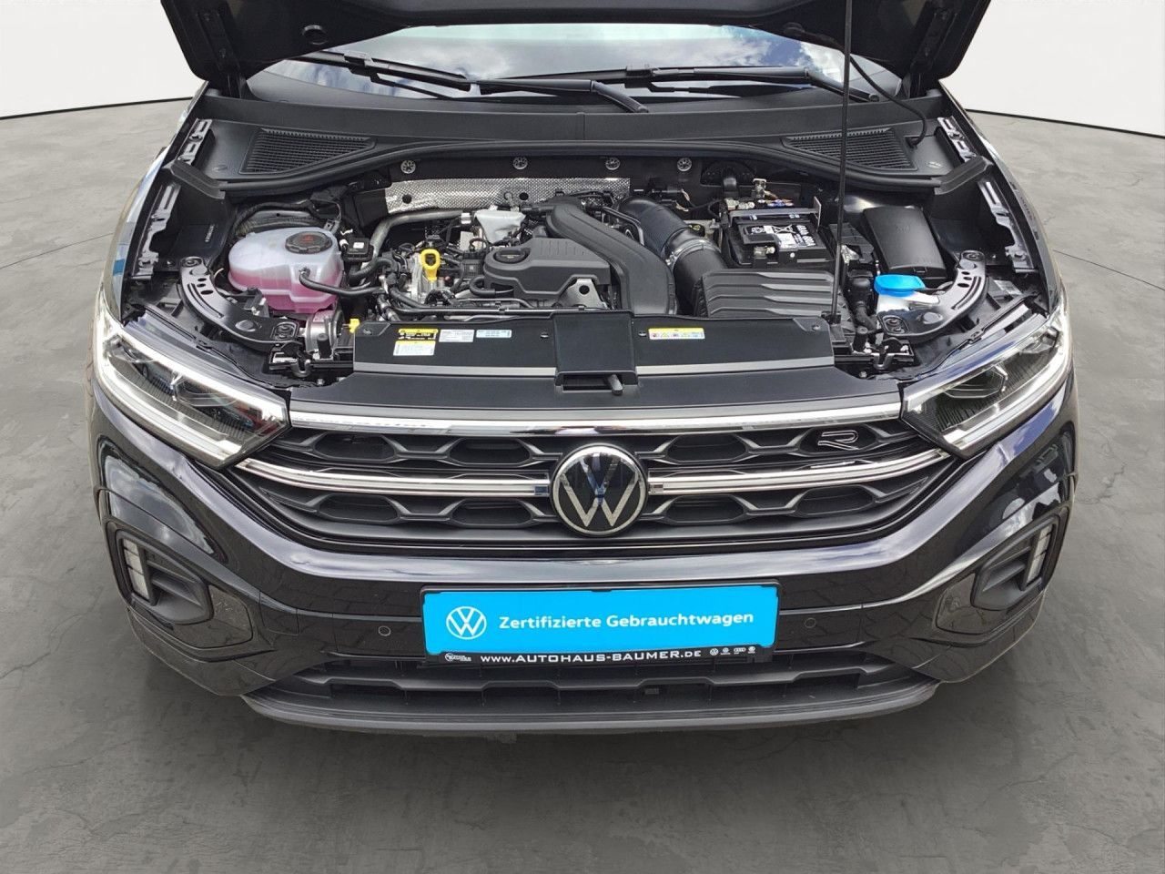 Fahrzeugabbildung Volkswagen T-Roc R-Line 1.5 TSI DSG Standheizung Pano AHK