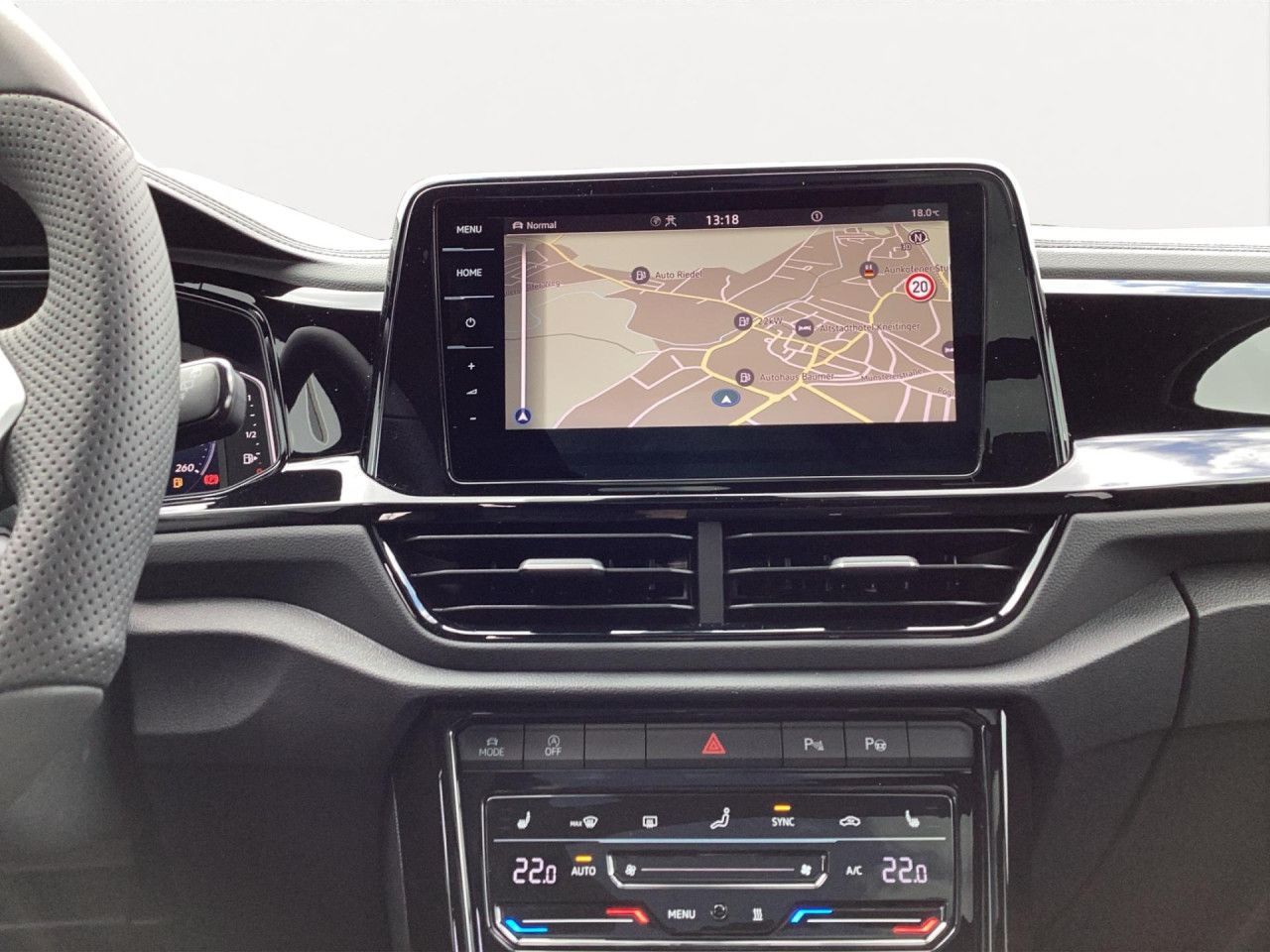 Fahrzeugabbildung Volkswagen T-Roc R-Line 1.5 TSI DSG Standheizung Pano AHK