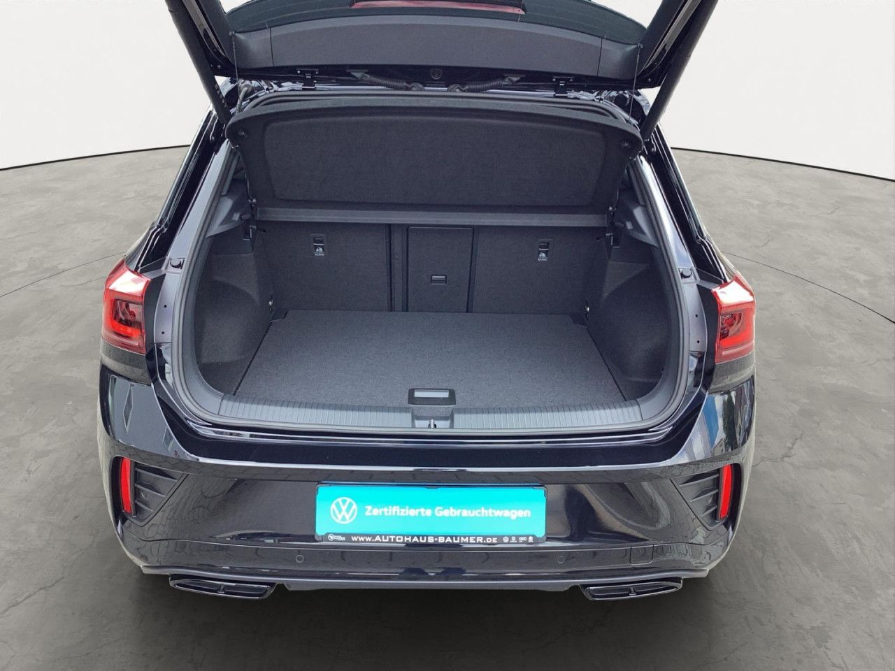 Fahrzeugabbildung Volkswagen T-Roc R-Line 1.5 TSI DSG Standheizung Pano AHK