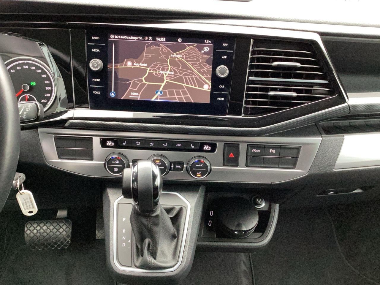 Fahrzeugabbildung Volkswagen T6.1 Multivan Comfortline 2.0 TDI Bluetooth Navi
