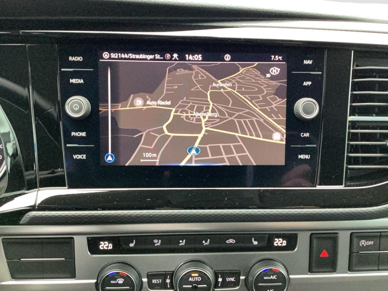 Fahrzeugabbildung Volkswagen T6.1 Multivan Comfortline 2.0 TDI Bluetooth Navi