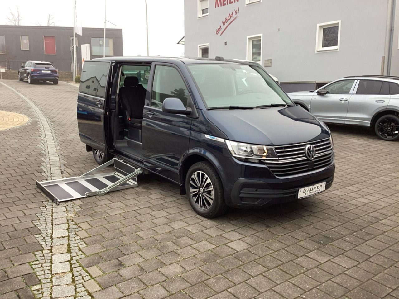 Fahrzeugabbildung Volkswagen T6.1 Multivan Comfortline 2.0 TDI Bluetooth Navi