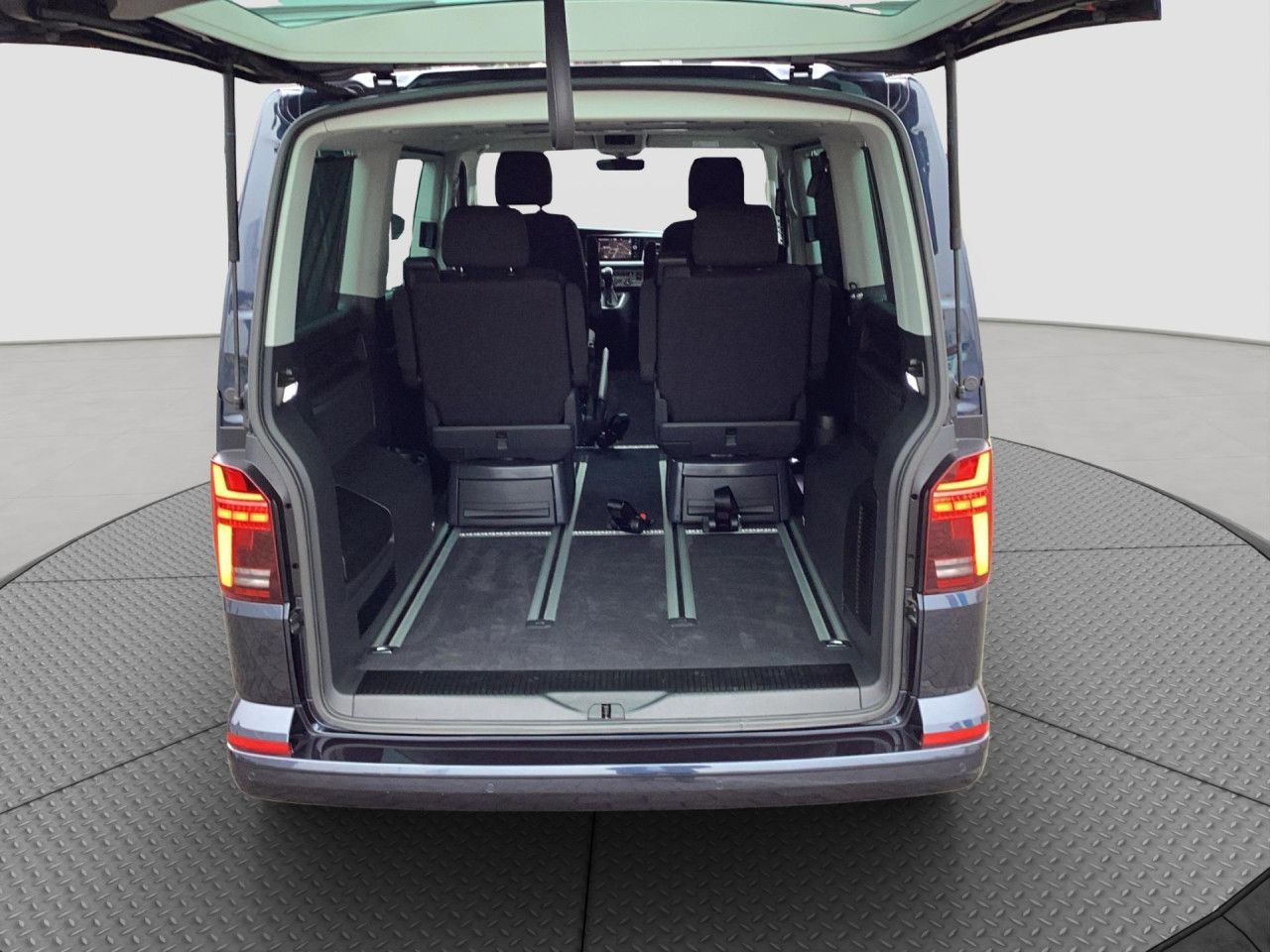 Fahrzeugabbildung Volkswagen T6.1 Multivan Comfortline 2.0 TDI Bluetooth Navi