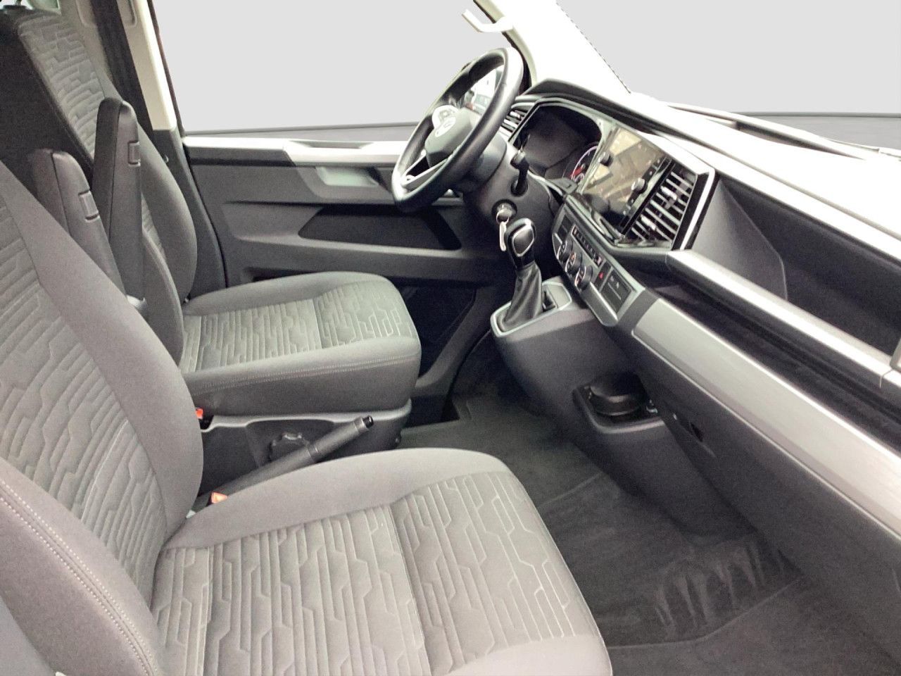 Fahrzeugabbildung Volkswagen T6.1 Multivan Comfortline 2.0 TDI Bluetooth Navi