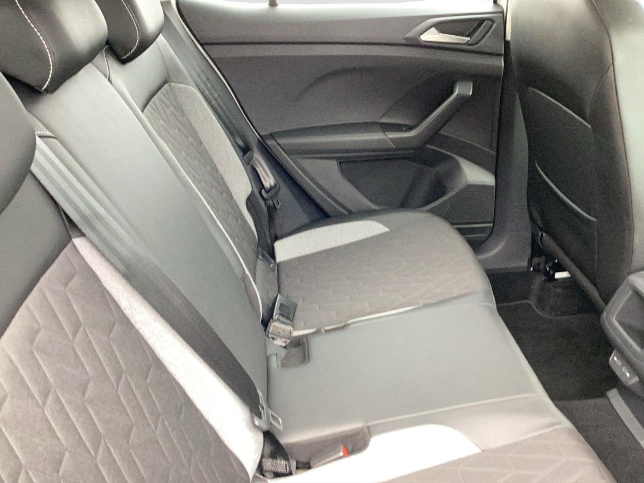 Fahrzeugabbildung Volkswagen T-Cross Life GOAL 1.0 TSI DSG AHK Kamera Navi