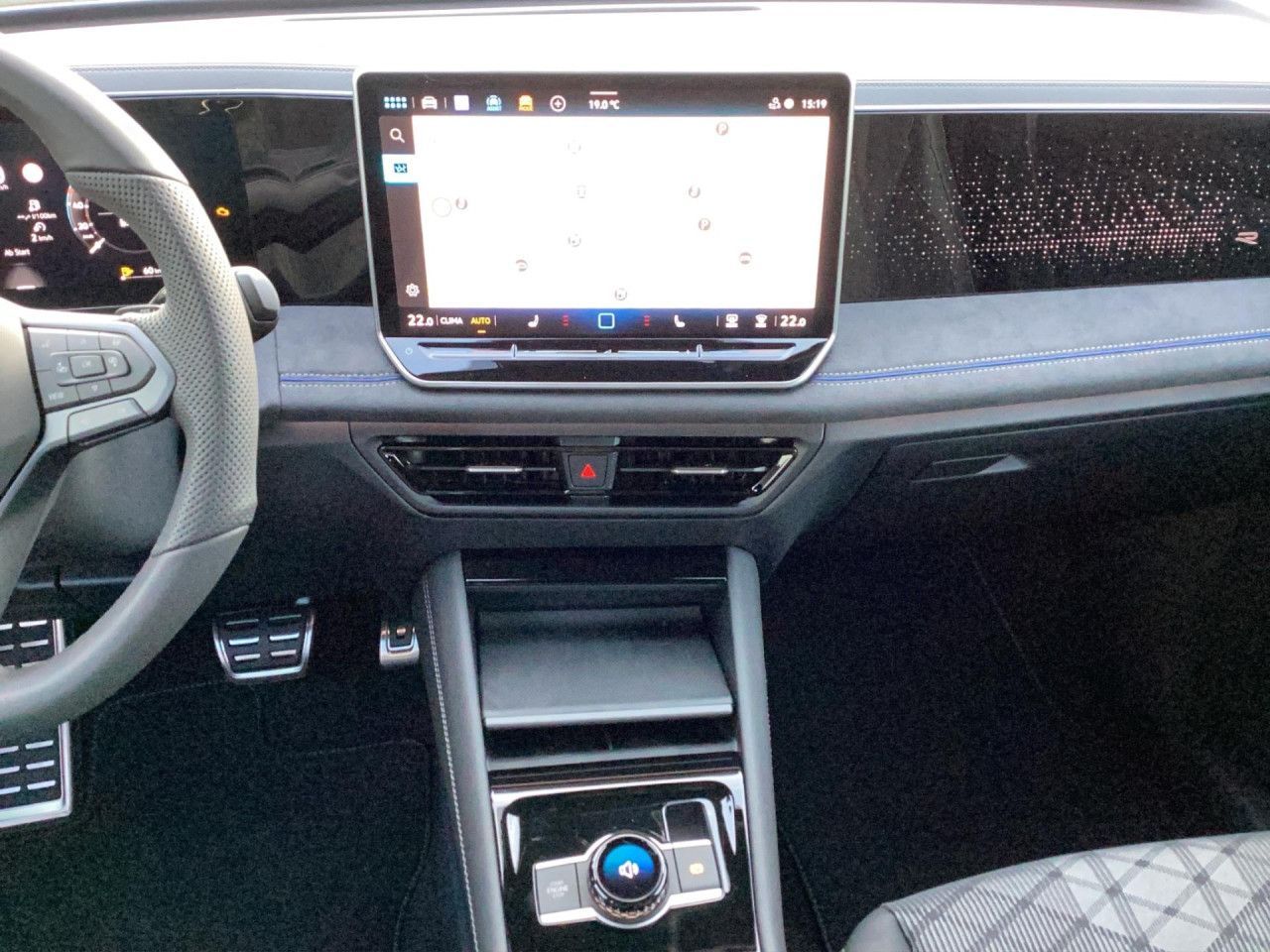 Fahrzeugabbildung Volkswagen Tiguan R-Line 1.5 l eTSI OPF 110 kW (150 PS) LED