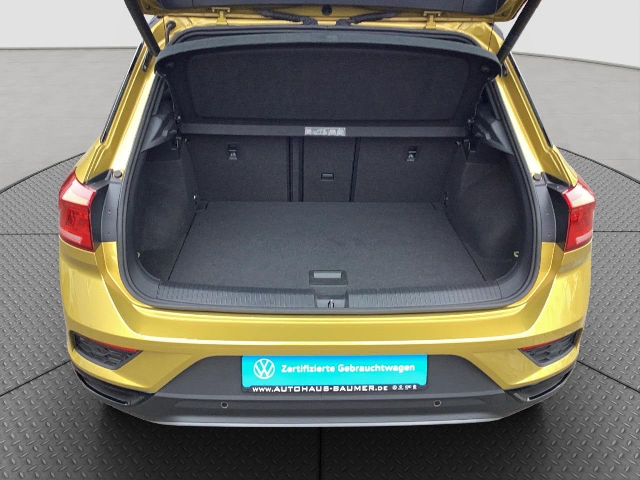 Fahrzeugabbildung Volkswagen T-Roc Style 1.5 TSI DSG LED Navi PDC Kamera el.