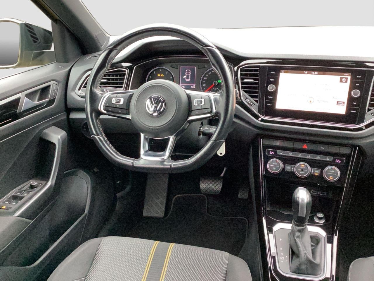 Fahrzeugabbildung Volkswagen T-Roc Style 1.5 TSI DSG LED Navi PDC Kamera el.