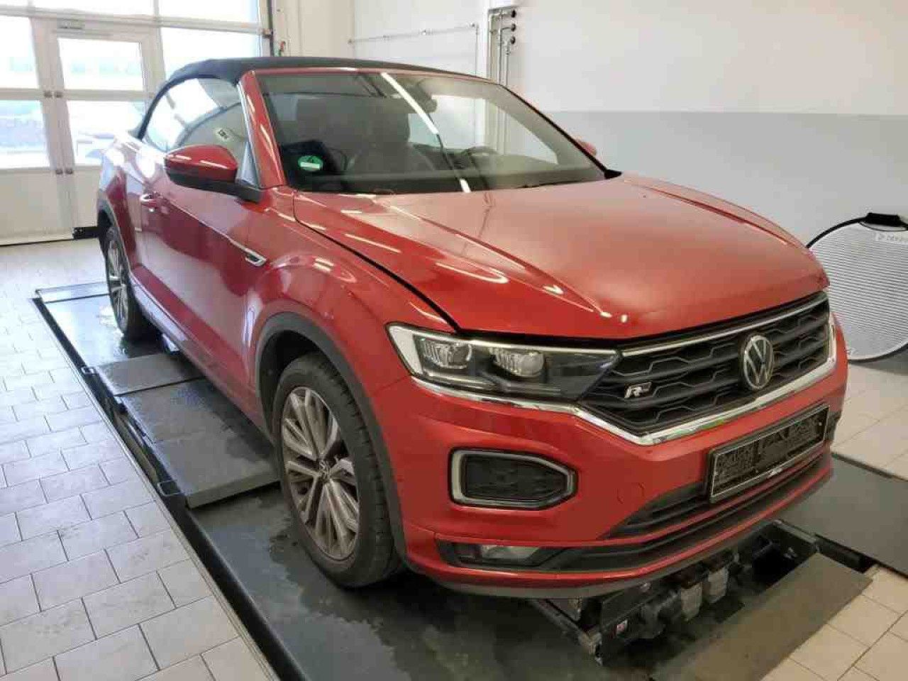 Fahrzeugabbildung Volkswagen T-Roc Cabriolet R-Line 1.5 TSI AHK Kamera Navi