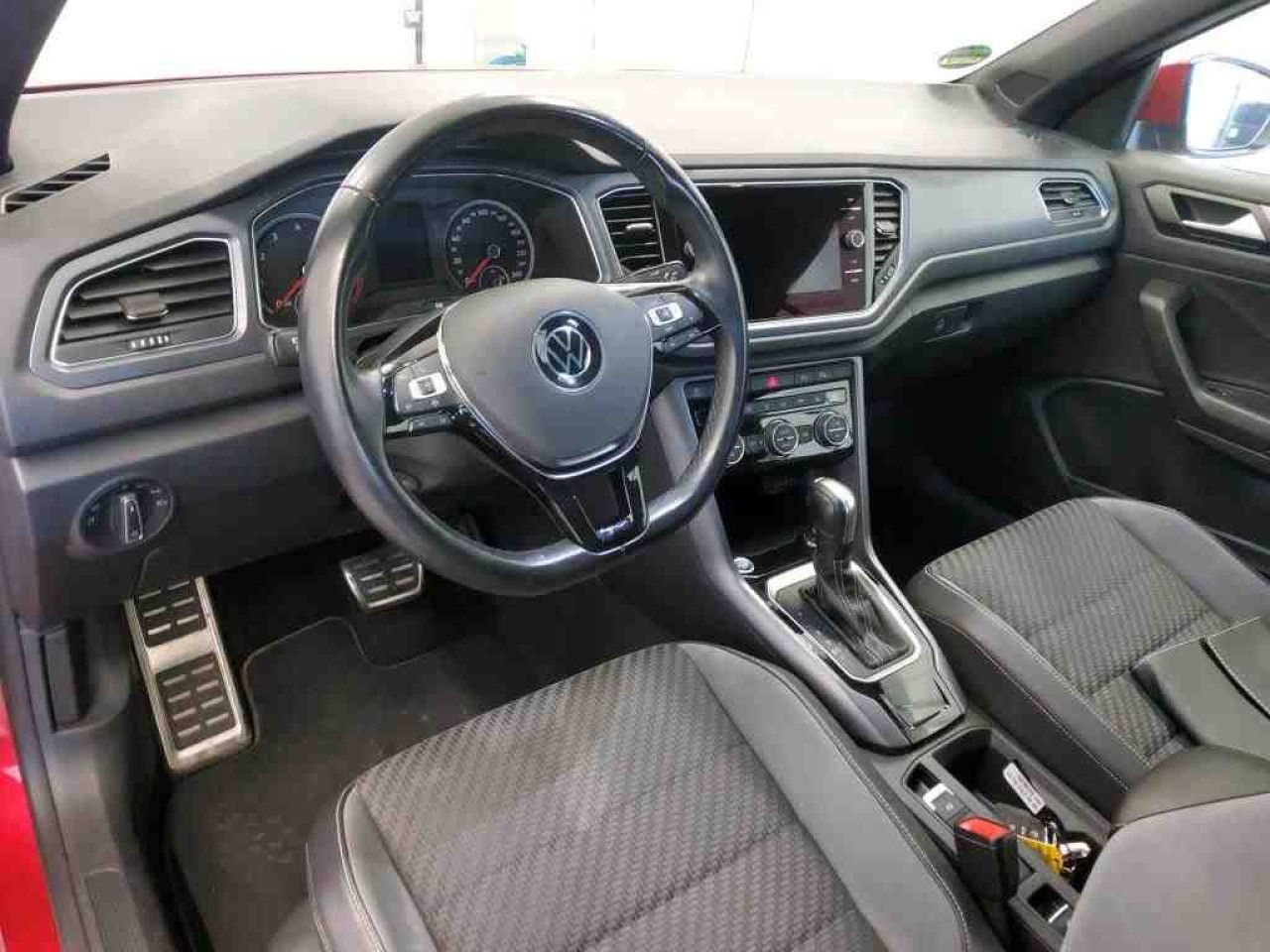 Fahrzeugabbildung Volkswagen T-Roc Cabriolet R-Line 1.5 TSI AHK Kamera Navi