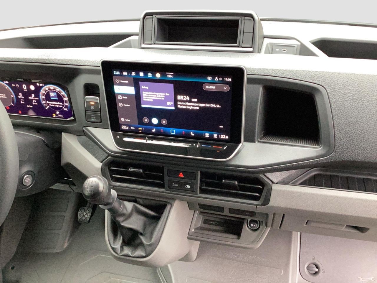 Fahrzeugabbildung Volkswagen Crafter Kasten 35 2.0 TDI L2H2 SHZ PDC Vorb.