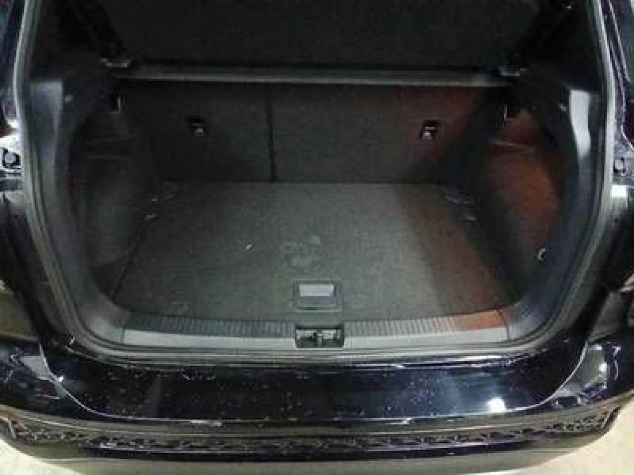 Fahrzeugabbildung Volkswagen T-Cross R-Line 1.5 TSI DSG AHK IQ.Light Navi LED