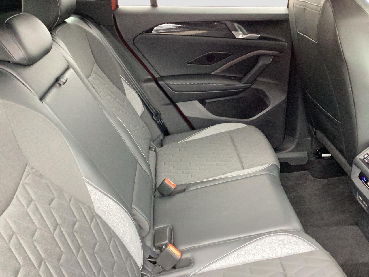 Fahrzeugabbildung Volkswagen Tiguan Goal 1.5 eTSI DSG AHK IQ.Light Navi LED